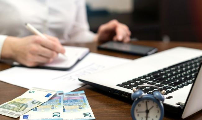 Banking & Finance